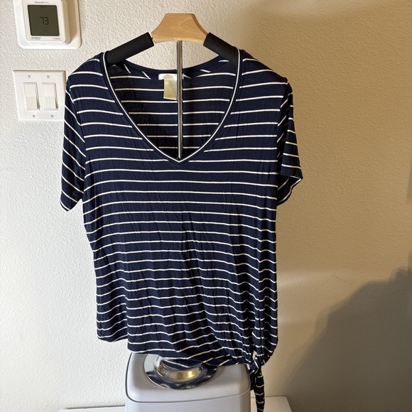 Matty M Tops - Matty M Women's Blue/White Strip V-Neck Tie Front Side Size XL